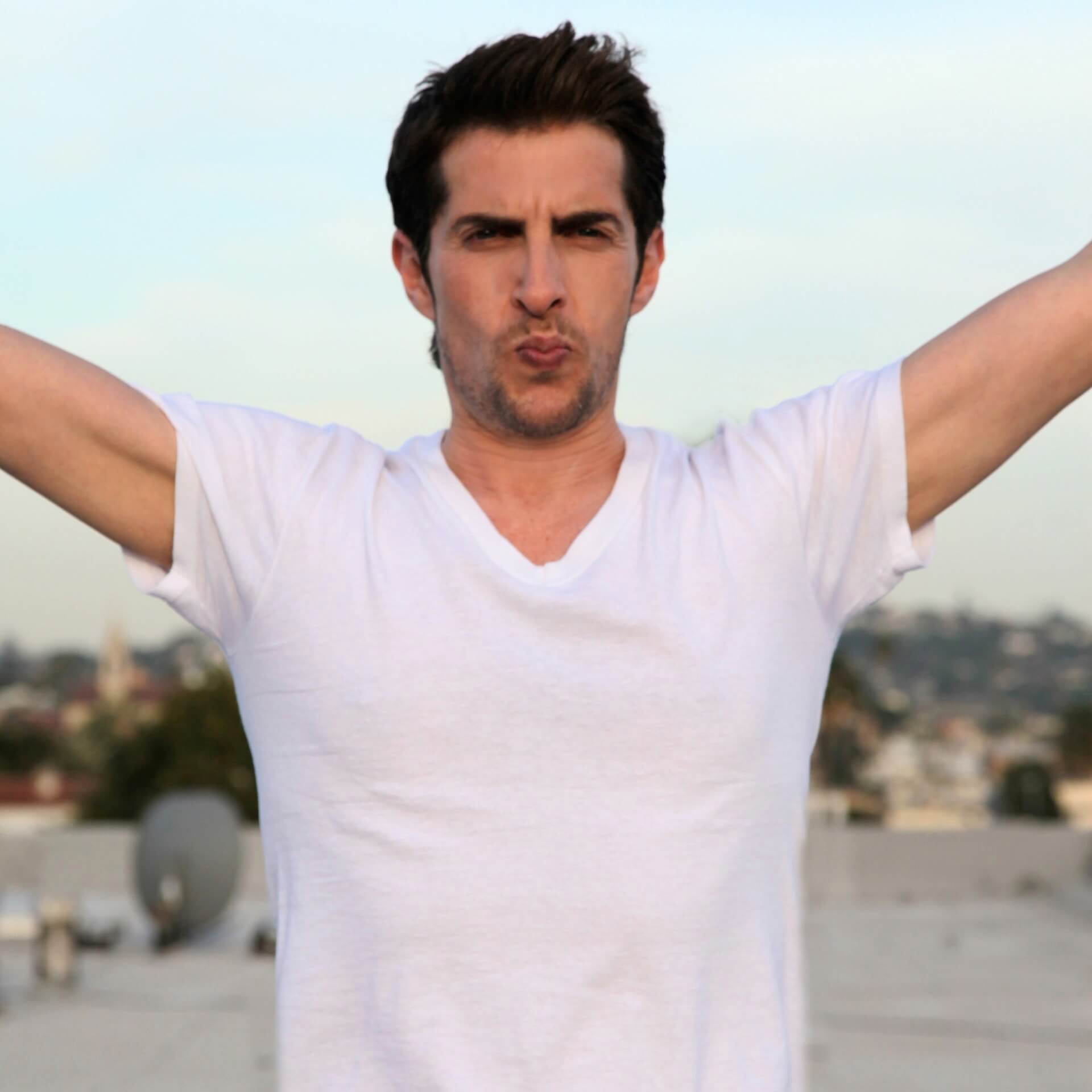 PHOTO 4 - Everybody's Goin' Down - Audio